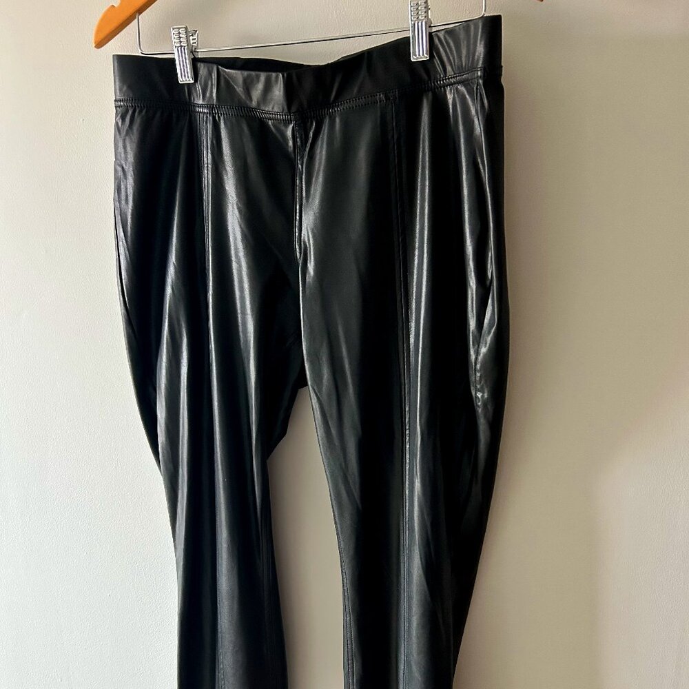 HUE faux-leather leggings Sz L